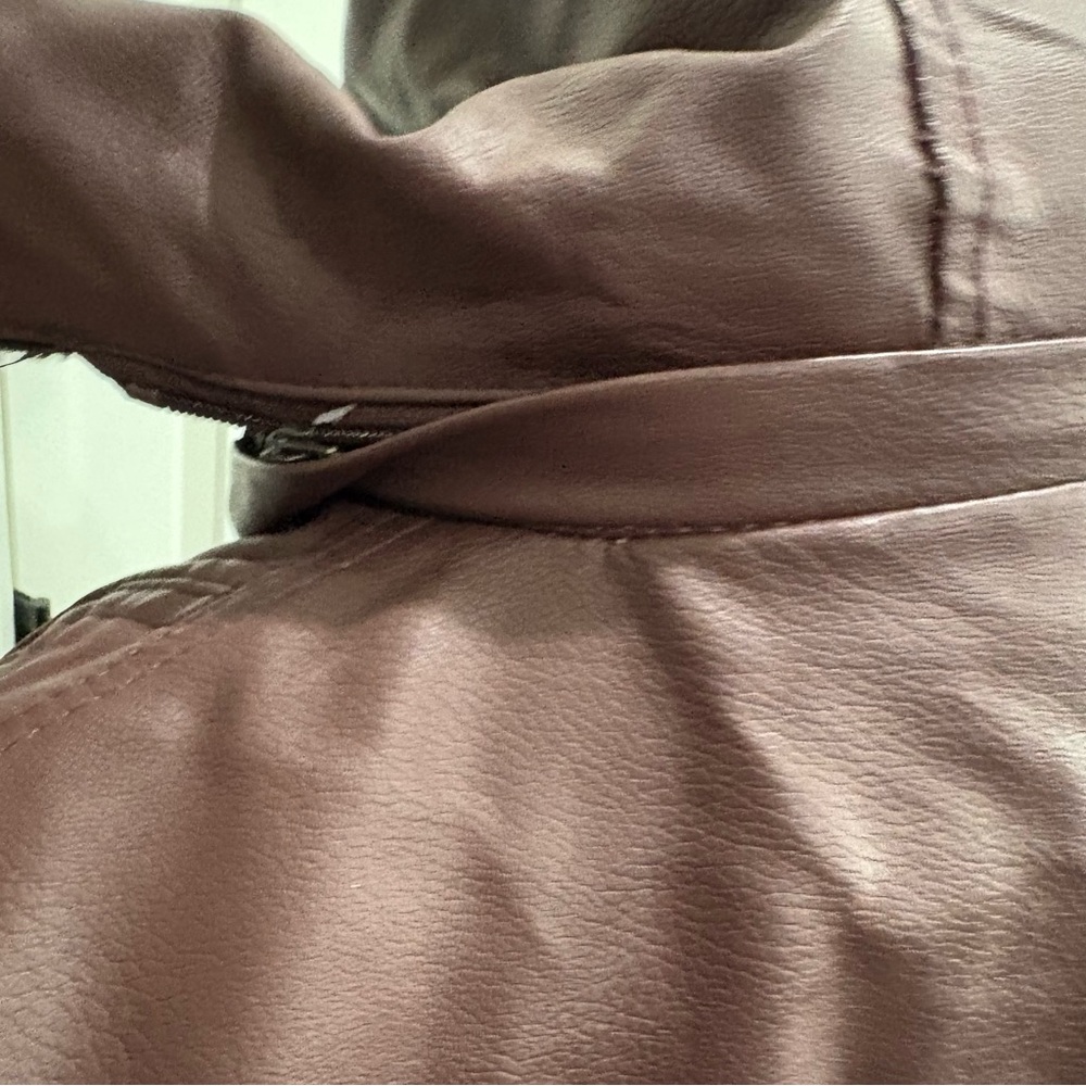 Burgandy faux leather fleece lined removable hood jacket Large GUC Preowned - Picture 6 of 13